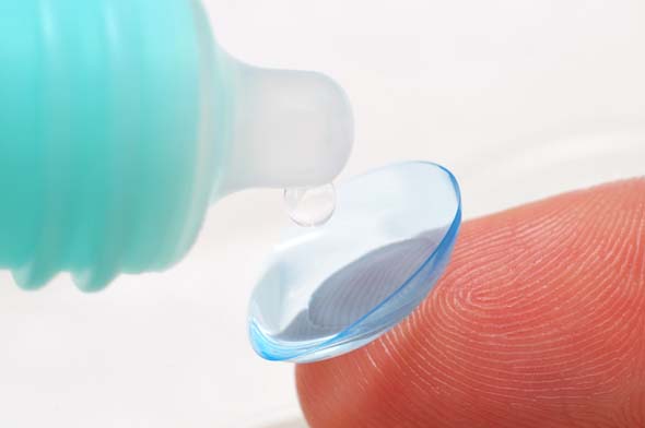cleaning your contact lens